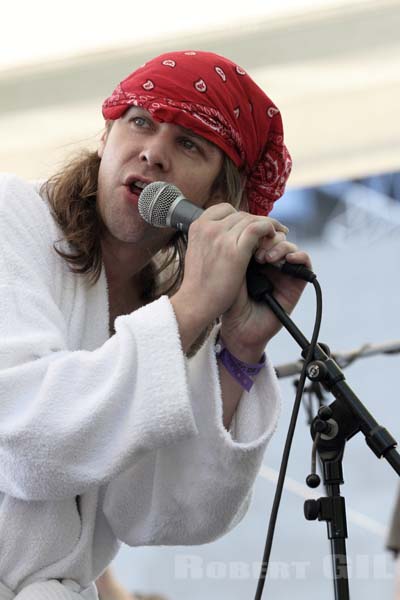 ARIEL PINK'S HAUNTED GRAFFITI AND R. STEVIE MOORE - 2012-05-26 - PARIS - Parc de la Villette - 